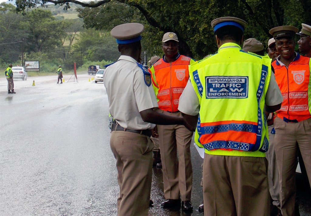 Traffic Cop stabbed by passanger