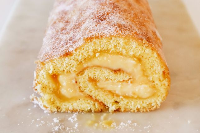 Lemon custard Swiss roll recipe